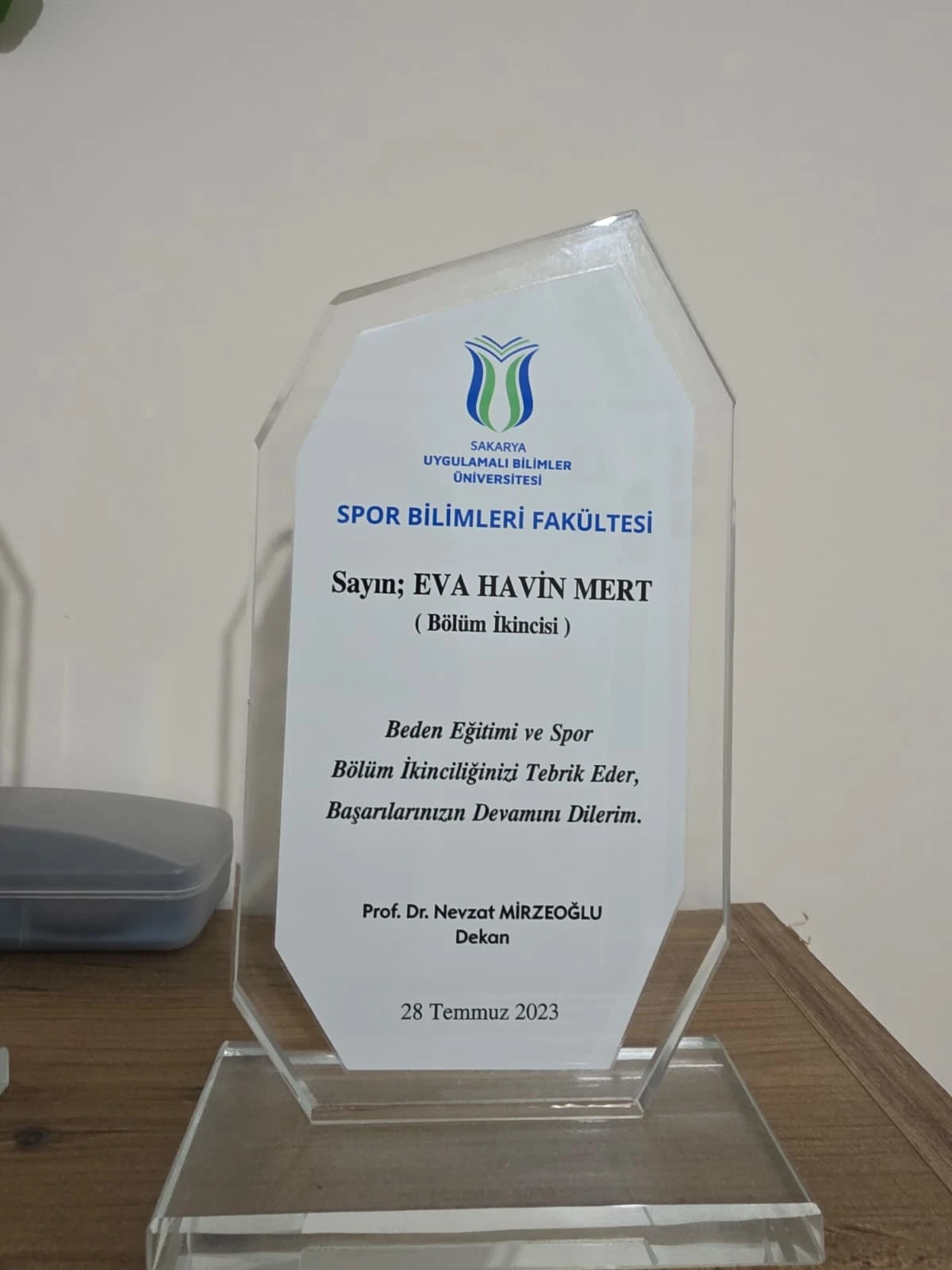 Sakarya Uygulamalı Bilimler Üniversitesi Beden Eğitimi ve Spor Bölüm İkinciliği plaketi